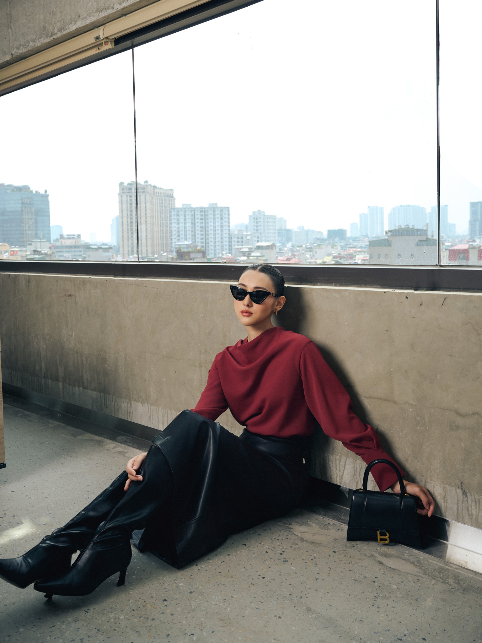 Áo cổ cao tay dài dáng rộng